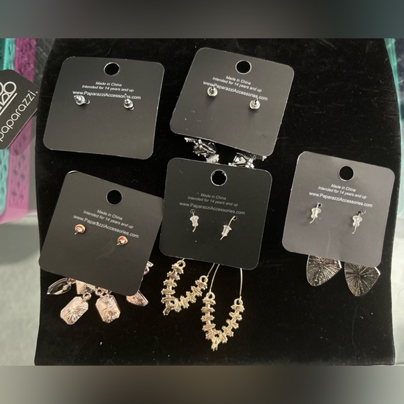 Fashionable Earrings - Picture 2 of 3